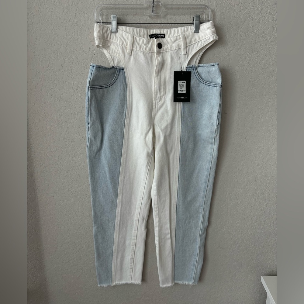 New Fashion Nova hip cut out  jeans SZ 9